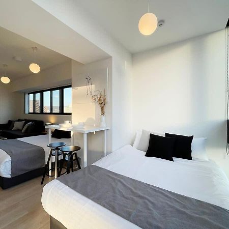 Bhotel Nekoyard - Comfortable Studio, Easy Walk To Peace Park Hiroshima Bagian luar foto